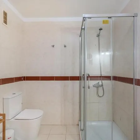 Brisas De Chasna 아파트 아데제